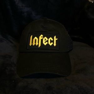 Snap back infect curved bill hat